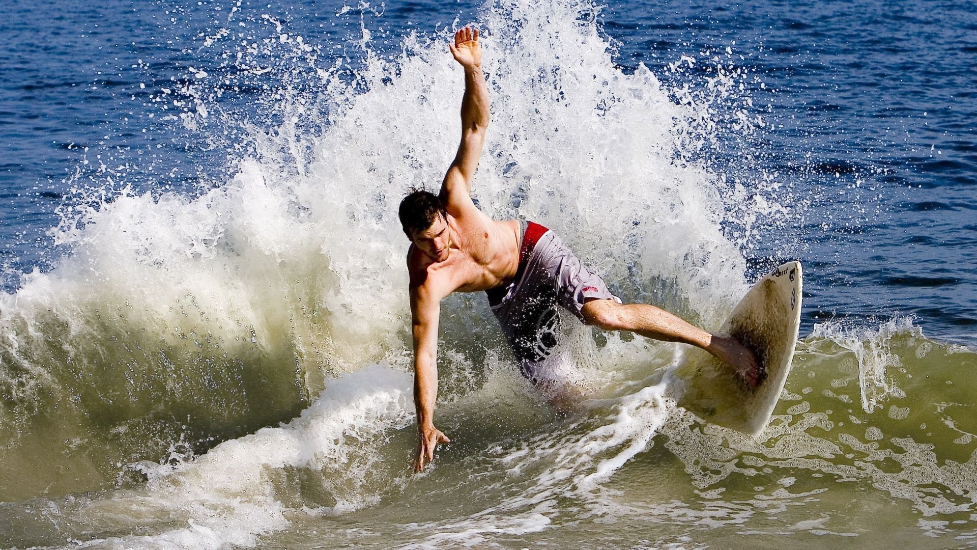 ayx爱游戏官网-体育赛事社交媒体传播热度持续走高，体育赛事媒体宣传方案