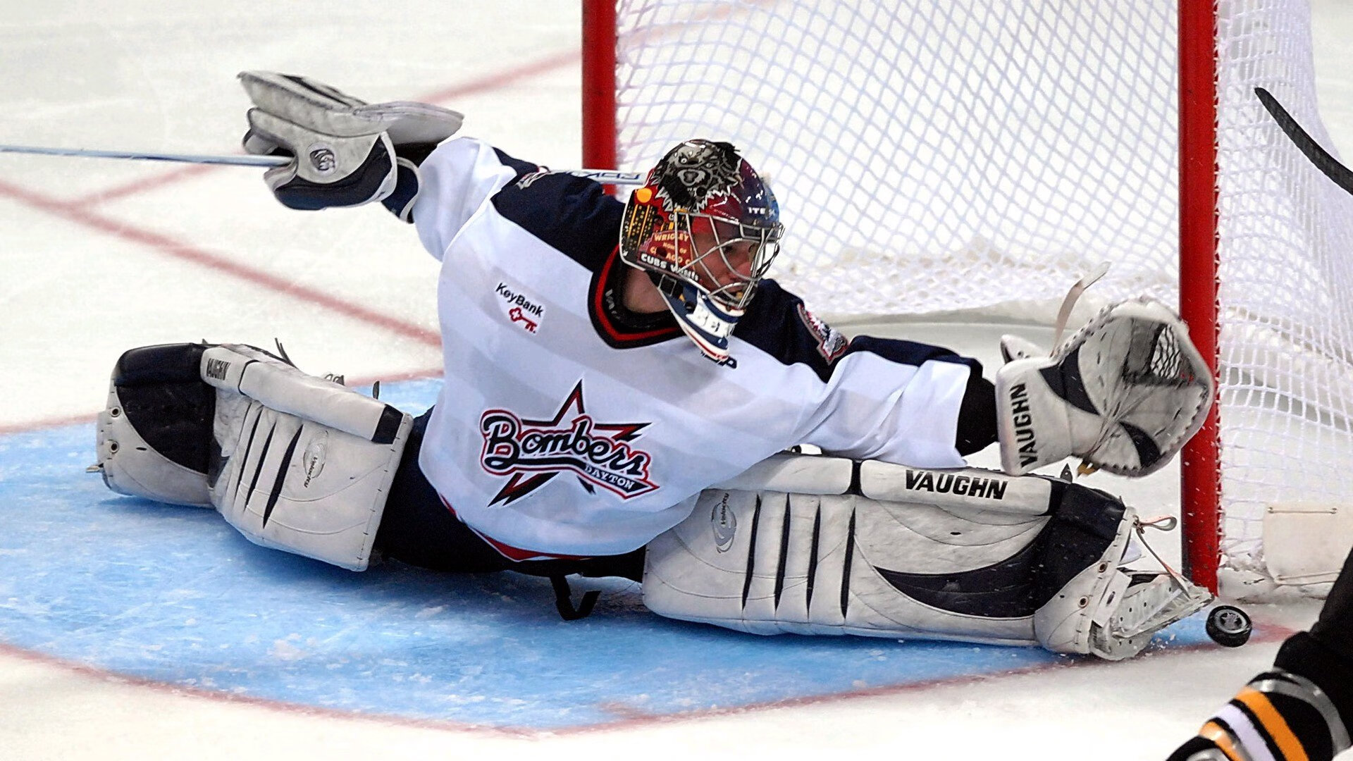 爱游戏娱乐-独行侠组织家庭观赛日营造亲情氛围，独行侠全家福